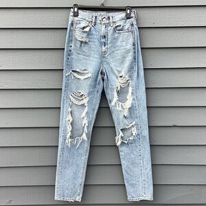 American Eagle Distressed Highest Rise Mom Jean Size 2 Long